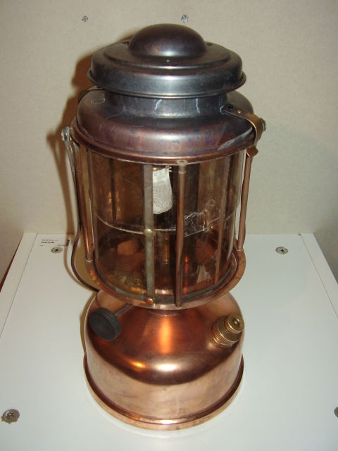 1293921550-Knight_Light_opt.jpg