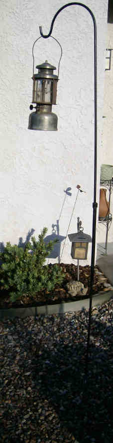 1294952934-lantern_holder_002_1_1.jpg