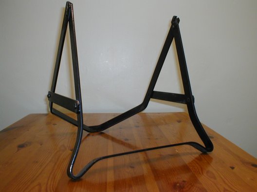 1338762787-stand1s.jpg