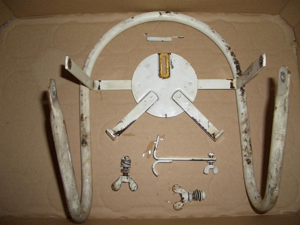 1362419615-RH_stand.JPG