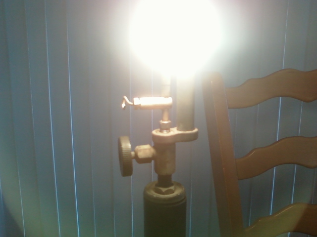 1363301959-merleneslamp_valve.jpg