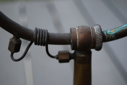 1414000310-Lilor_knurled_nut_opt.jpg