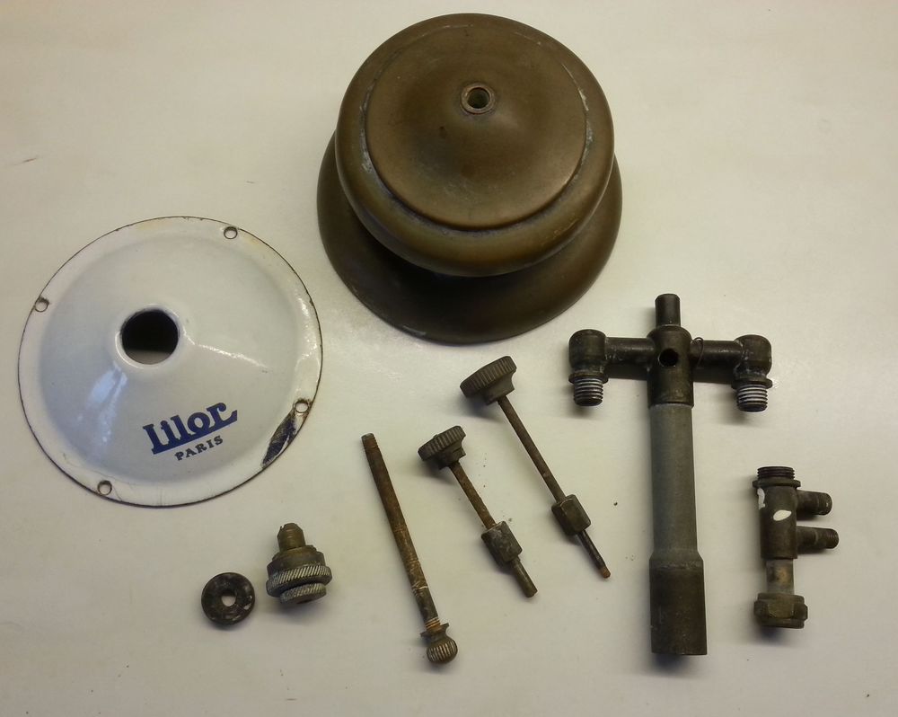 1443806708-lilor1.jpg