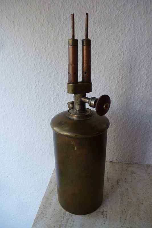 1450999089-Tito_Landi_Double_Burner_Pressurelamp_01__ccs.jpg
