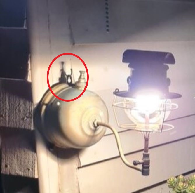 Aussie wall lamp CRT.jpg
