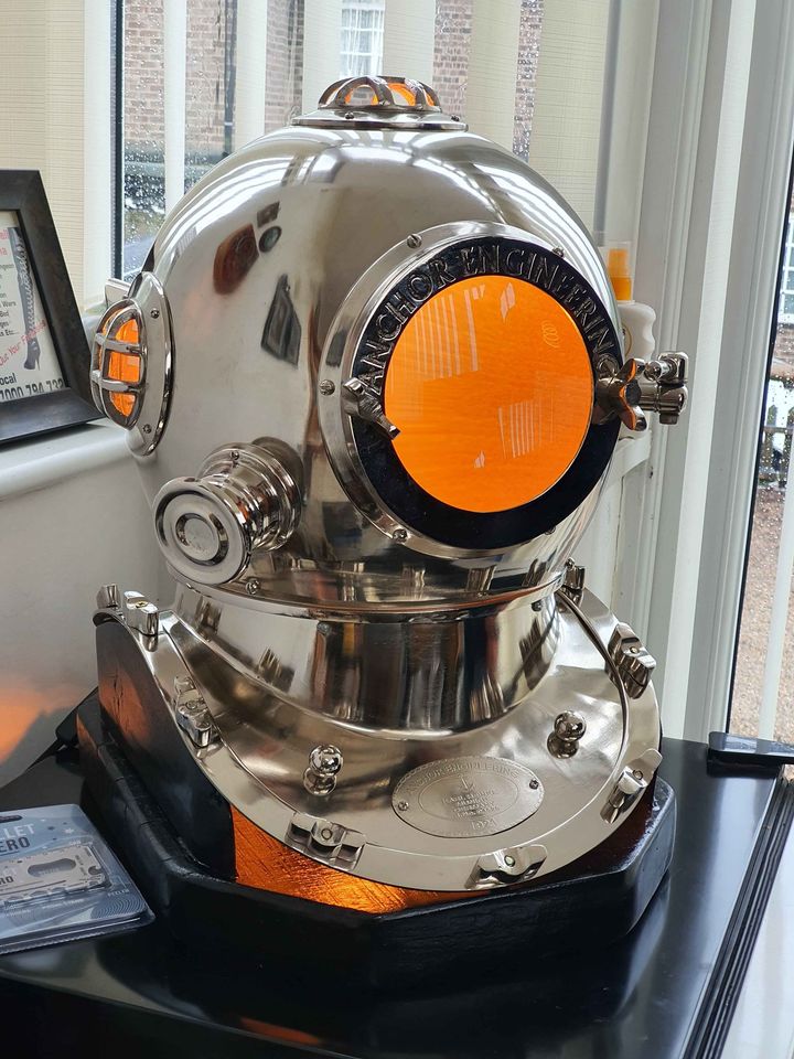 Divers helmet.jpg