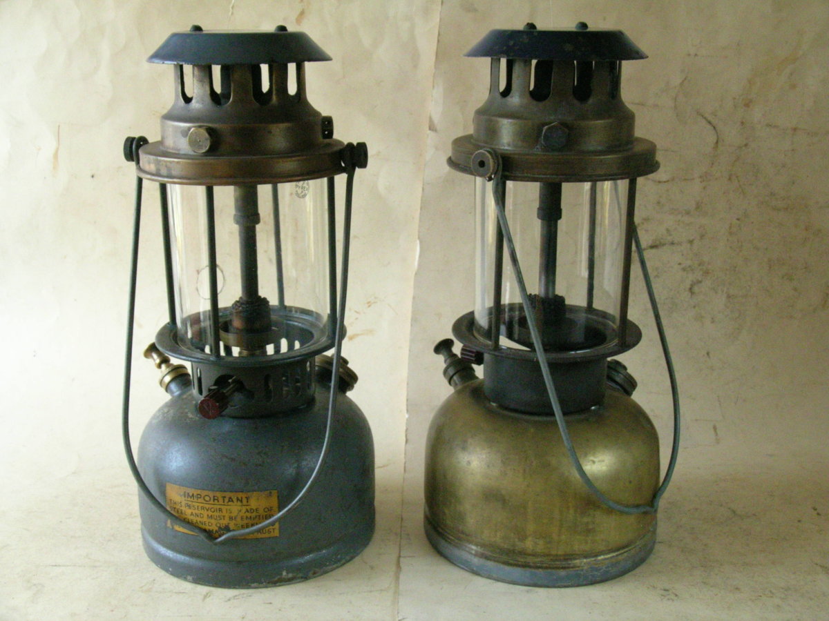 Vapalux 300 production 1943 and 1945 comparisson | Classic