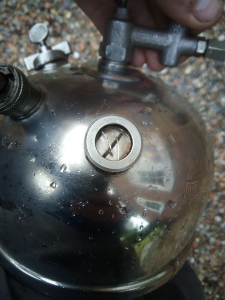 Optimus 300 Cracked fuel guage lens.JPG