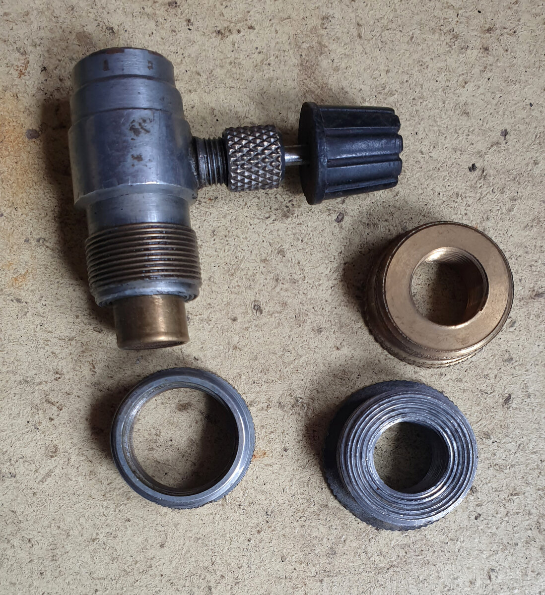 Tilley GF2563 Cock & bush and two later bushes - Copy.jpg