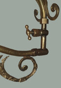 Chaleur Intens Lumiere S A lamp ornament and fuel valve.jpg