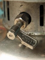1356118869-4.jpg