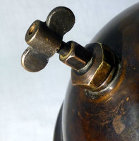 1417792634-Ann_Arbor_No.1_Arc__lamp_pump_valve_and_filler_cap.jpg