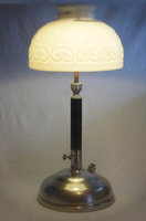 1433249009-Ulfers_lamp_lit.jpg