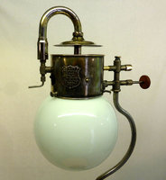 1464282392-Giant_portable_lamp_upper_part.jpg