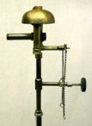 1910 Doud nr 1 table lamp burner assembly from side.jpg