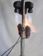 Coleman R Reading lamp pre heat and Bunsen flame.jpg