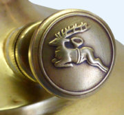 Aida 213 lamp pump knob stag Hirschhorn logo.jpg