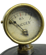 Succes-104-hanging-lamp-manometer.gif